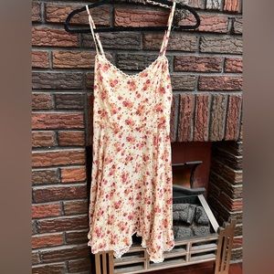 Beautiful MINKPINK Floral Mini Dress EUC